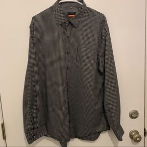 Mens VanHeusen traveler button down shirt